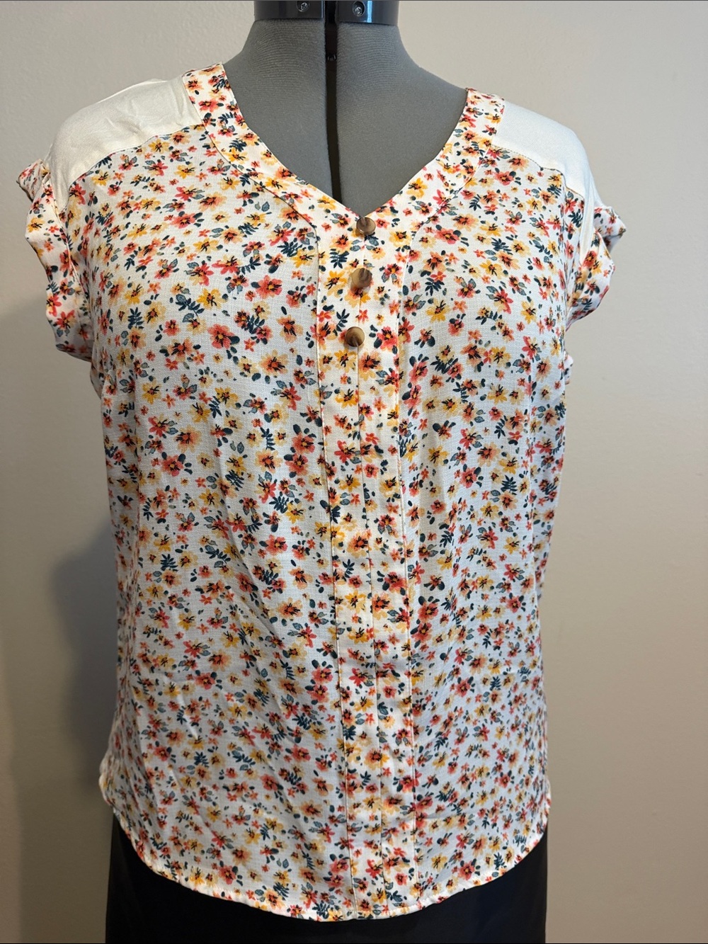Fortune +Ivt Women’s Floral Button-Front Top - White Multicolor